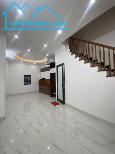 Bán Nhà Phố Văn Hương, Đống Đa, DT 55m2, Ô Tô Đỗ Trước Nhà, 5 Tầng, 8 Phòng, Hơn 10 Tỷ - 2