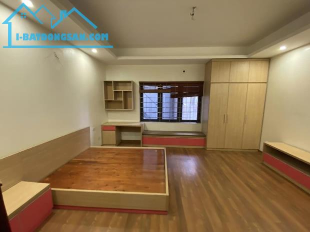 Bán nhà Đội Cấn ô tô đỗ cửa kinh doanh sát phố 50m 3 tầng mặt tiền 4m 12 tỷ