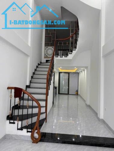 🏠 NHÀ Ô TÔ ĐẬU CỬA, 39m², GIÁ NHÌN 3.05 TỶ - CƠ HỘI ĐẦU TƯ TIỀM NĂNG CAO TẠI PHỤNG CHÂU - 1