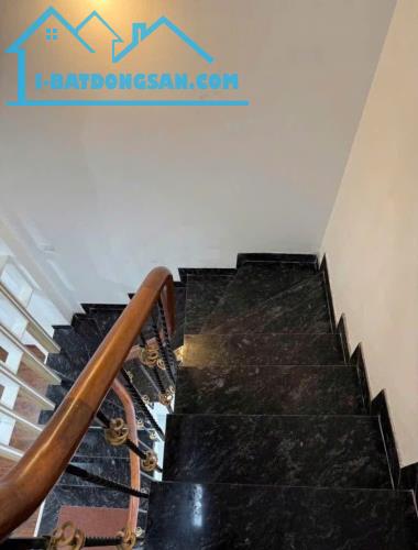 🏠 NHÀ Ô TÔ ĐẬU CỬA, 39m², GIÁ NHÌN 3.05 TỶ - CƠ HỘI ĐẦU TƯ TIỀM NĂNG CAO TẠI PHỤNG CHÂU - 2