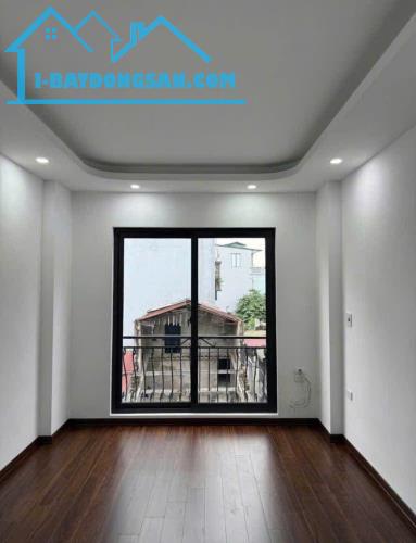 🏠 NHÀ Ô TÔ ĐẬU CỬA, 39m², GIÁ NHÌN 3.05 TỶ - CƠ HỘI ĐẦU TƯ TIỀM NĂNG CAO TẠI PHỤNG CHÂU - 3