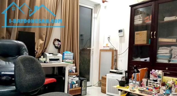 BIỆT THỰ LÔ GÓC 2 MẶT TIỀN,  XE HƠI VÀO NHÀ, DT 200M² x 3T, VỊ TRÍ ĐẸP - 2