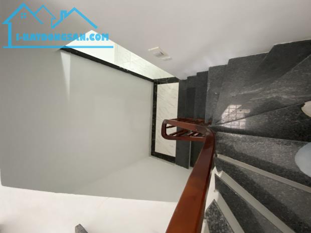 Bán gấp nhà phố Bát Khối DT 30m mt4m giá 4.3 tỷ