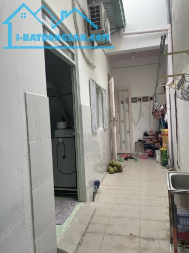 Bán nhà DT 120m2, Hẻm xe hơi Đường Dương Đức Hiền, Q. Tân Phú - 2