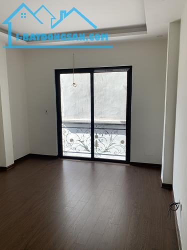 Bán nhà Chiến Thắng-La Khê 30/33m2 4 tầng ô tô đỗ cách 20m giá 5,6 tỷ có thương lượng . - 2