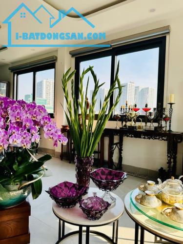 NHÀ TRUNG TÂM Q. ĐỐNG ĐA ⁃ 30M RA Ô TÔ ⁃ THOÁNG TRƯỚC SAU