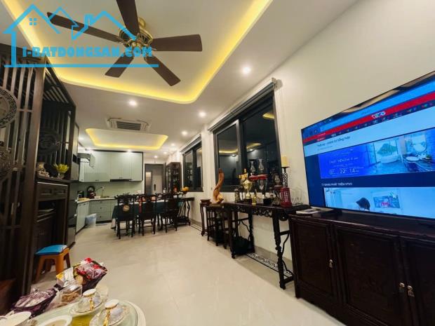 NHÀ TRUNG TÂM Q. ĐỐNG ĐA ⁃ 30M RA Ô TÔ ⁃ THOÁNG TRƯỚC SAU - 1