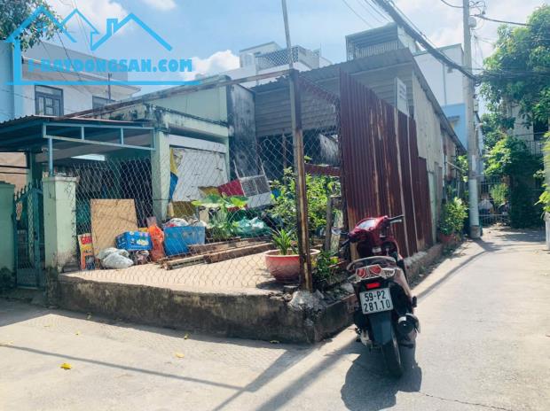 Đất xây căn hộ dịch vụ hẻm 43 đường 11 phường Trường Thọ sát chợ Thủ Đức ( 8,3x16,88)