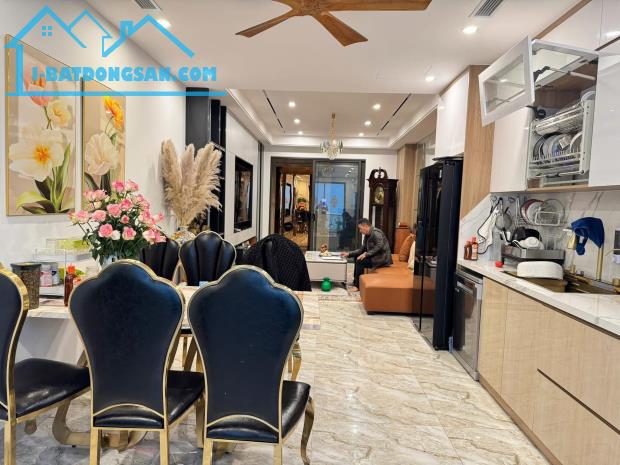 👑 HOA HẬU NGỌC LÂM – 55M² – 6 TẦNG – GARA OTO – THANG MÁY – 14,5 TỶ!