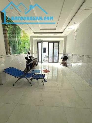 Nhà ô tô đỗ cửa, gần C/c Ruby Nguyễn Sỹ Sách, 4.65 tỷ - 5