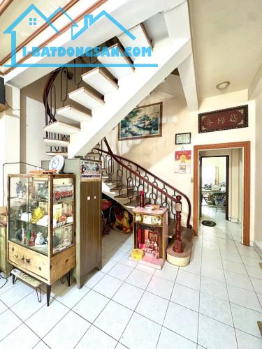 Nhà 3 tầng,105m2 - khu tên lửa,mặt tiền đường số 43 - bình trị đông B,bình tân,11.8 tỷ tl