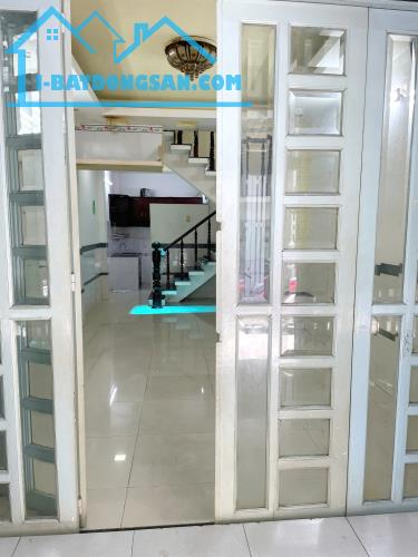 Nhà 3 tầng hẻm xe hơi Âu Dương Lân P3Q8. Giá 6.3 tỷ TL