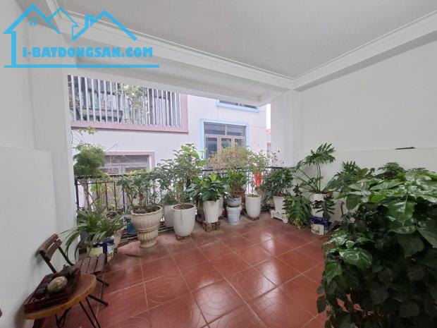 Bán nhà Phú Thượng Phân Lô Ô Tô đỗ cửa, vào nhà 46m2 MT 4.2m dân xây 4 tầng chỉ 10,x tỷ