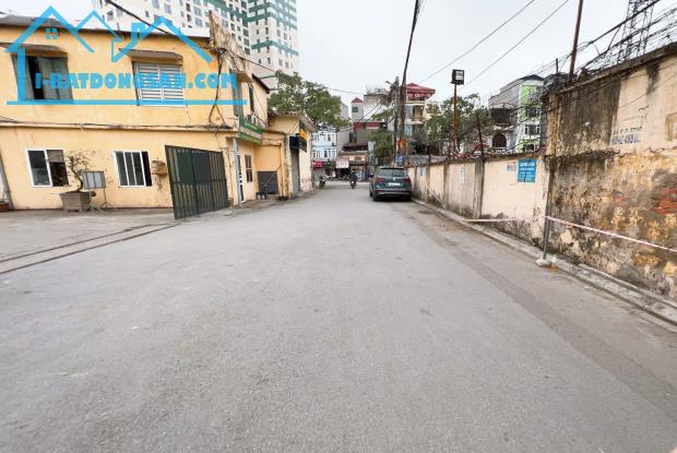 NHÀ MỚI LÕI NGỌC LÂM 60M, 6T, MT4M, NỞ HẬU, 3 THOÁNG, THANG MÁY, GẦN Ô TÔ QUAY ĐẦU. - 4