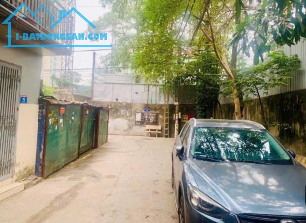 Cho thuê nhà ngõ ô tô tránh Phô Đại Từ 5 tầng, 35m2, 3 ngủ, 3 vệ sinh, 10.5tr ở hộ gia