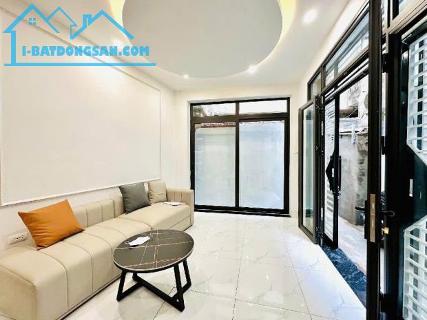 Bán nhà Nghĩa Dũng 5 tầng, SDCC, FULL nội thất 5,9 tỷ đồng
