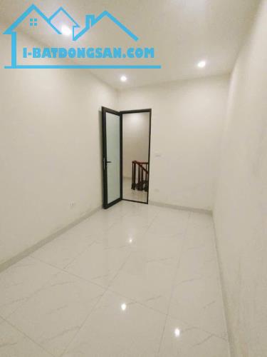 HOT NHÀ NGỌC LÂM -34M-5T- GIÁ NHỈNH 5T- Ô TÔ ĐỖ CỬA- TIỆN ÍCH BẠT NGÀN GẦN KHU HÀNH CHÍNH. - 1