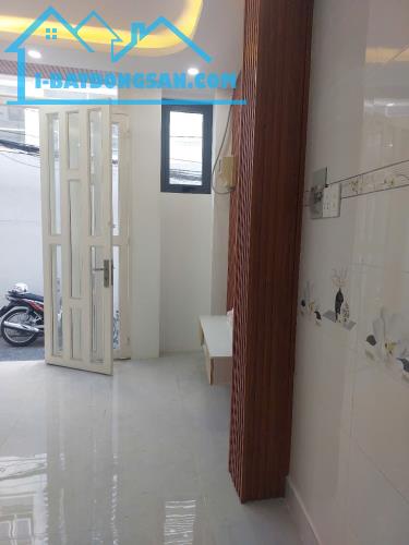 Bán nhà riêng hẻm cách Trần Xuân Soạn 15m, 4,3 tỷ, 28,2m2, diện tích sử dụng 80m2 giá tốt - 1