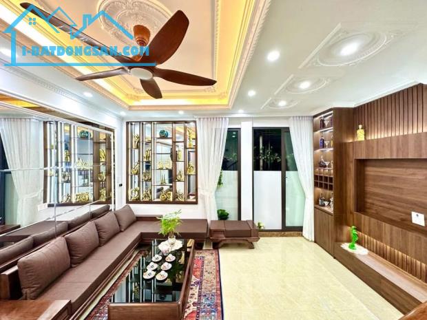 BÁN NHÀ CẦU GIẤY - 35M², 6 TẦNG - FULL NỘI THẤT SANG TRỌNG - GIÁ 7.9 TỶ