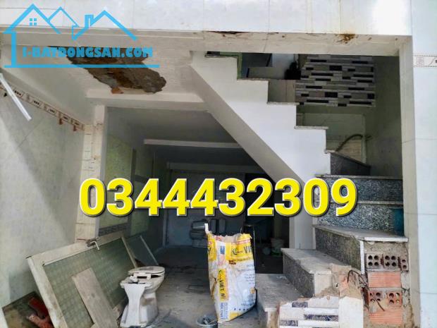 Mặt tiền, Ngay Lê Văn Việt, Quận 9, DTCN 264 m2, Ngang 10m