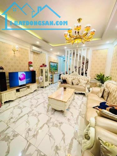 NHÀ TAM HƯNG ÔTÔ ĐỖ CỔNG 45M 4T 3.18TỶ - 2