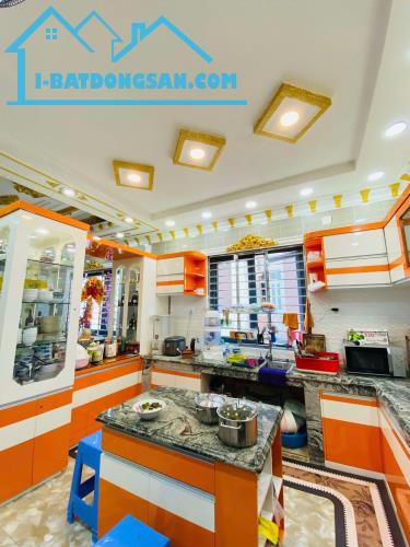 Bán nhà Biệt thự 2 Măt tiền hẻm Bùi Minh Trực - ngay QL 50, 10x13m, 5 T - 6PN, 32 tỷ. - 1