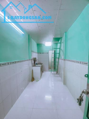 Nhà nhỏ đường Cách Mạng Tháng Tám Quận 10 giá 1 tỷ 250 nhà 3 tầng mới - 2