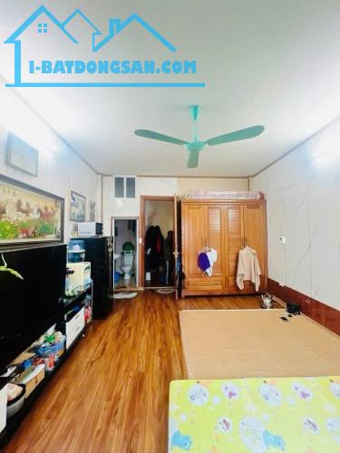 THỤY KHUÊ - NHÀ ĐẸP DÂN XÂY TÂM HUYẾT - GIÁ TỐT - 35M2X5T - 6,8 TỶ - 4