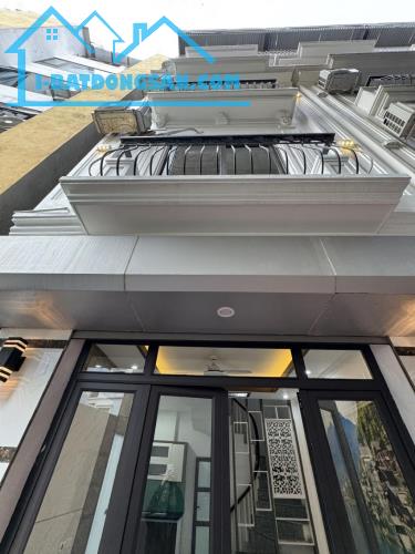 Bán nhà 5 tầng mới, phố Lĩnh Nam, full nội thất như ảnh