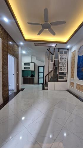 Bán nhà 5 tầng mới, phố Lĩnh Nam, full nội thất như ảnh - 2