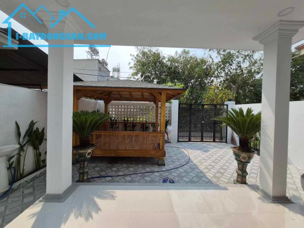 🔥🔥Chủ rất gấp bán giảm thêm 200tr - Nhà sân vườn 210m2 full thổ cư, chỉ còn 6,5 Tỷ. - 2