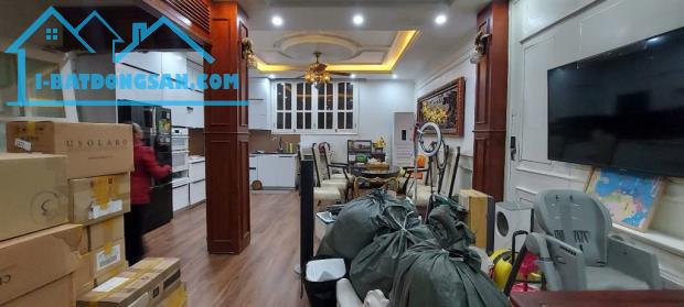 Hoàng Quốc Việt - Cầu Giấy - Phân Lô - Oto Tránh - 2 Mặt Ngõ  67m2 Mt: 6 Chỉ 17.9 tỷ - 1