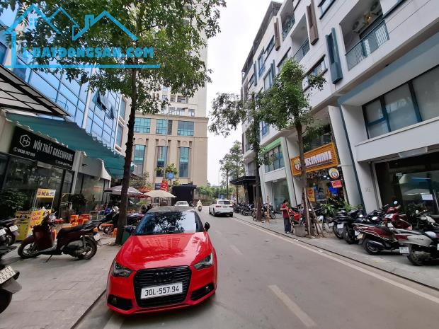PHẢI THẬT NHANH SIÊU PHẨM NGỤY NHƯ KON TUM 6T Ở NGAY PHÂN LÔ Ô TÔ ĐỖ CHỈ 11 TỶ. - 4