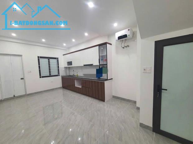 Cho thuê nhà nguyên căn, mới đẹp La Thành, Ba Đình 55m x 4T giá 26 triệu, cách phố 20m - 4
