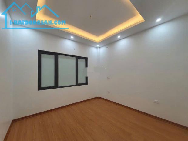 Cho thuê nhà nguyên căn, mới đẹp La Thành, Ba Đình 55m x 4T giá 26 triệu, cách phố 20m - 2