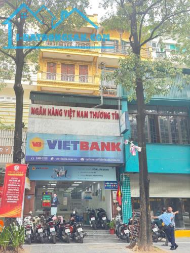 Cho thuê gấp nhà mặt phố Trung Hòa Cầu Giấy đoạn đẹp kinh doanh sầm uất nhất 138m2 5T MT6m