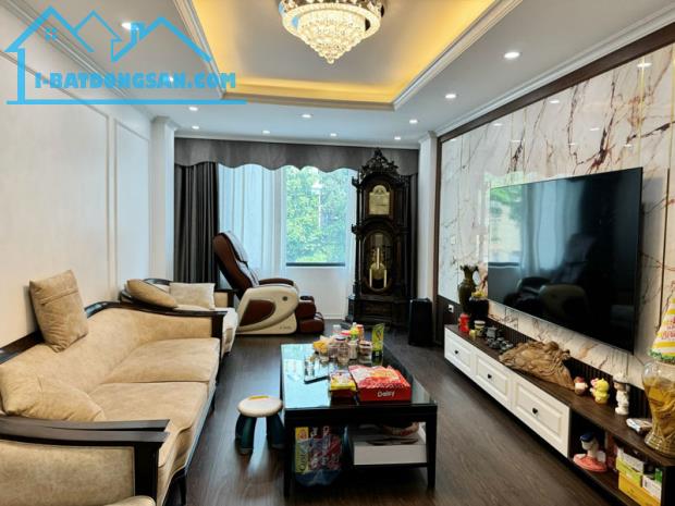 Mặt Phố Ngô Xuân Quảng VIP: 73,2m2, nhà 6 tầng, thang máy, vừa ở vừa kinh doanh phát lộc - 3