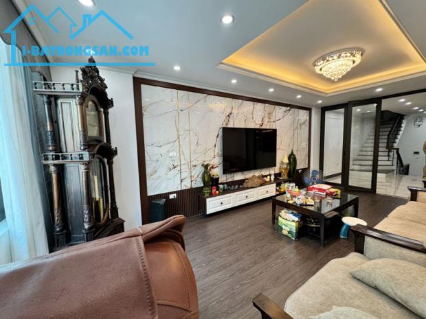 Mặt Phố Ngô Xuân Quảng VIP: 73,2m2, nhà 6 tầng, thang máy, vừa ở vừa kinh doanh phát lộc - 2