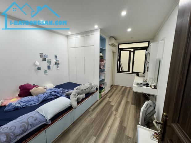 Mặt Phố Ngô Xuân Quảng VIP: 73,2m2, nhà 6 tầng, thang máy, vừa ở vừa kinh doanh phát lộc