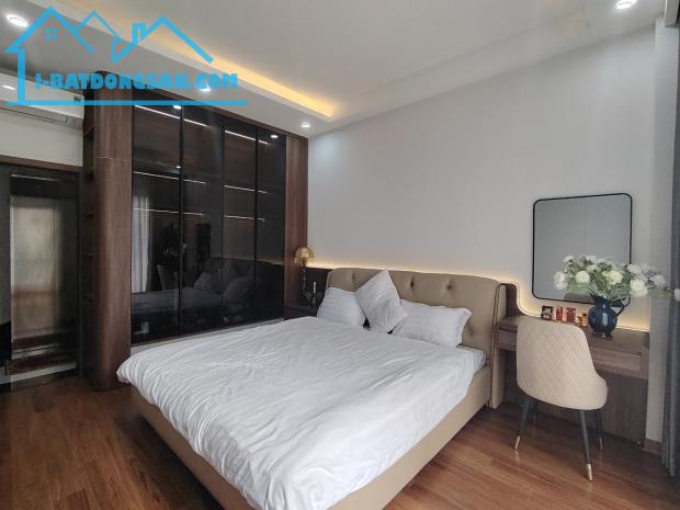 Bán nhà phố Bồ Đề, lô góc thang máy, full nội thất cao cấp tại, ô tô qua nhà. - 3
