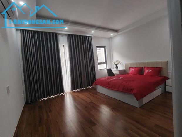 Bán nhà phố Bồ Đề, lô góc thang máy, full nội thất cao cấp tại, ô tô qua nhà. - 2