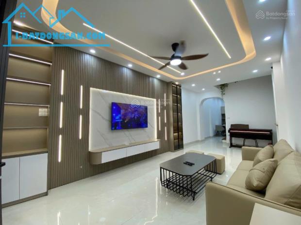 Bán gấp nhà riêng tại Trương Định, 9,3 tỷ, 60m2, 4PN, 4WC, đầy đủ nội thất - 1