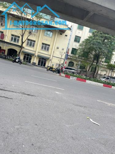 BÁN NHÀ MẶT PHỐ HÀO NAM, ĐỐNG ĐA,  KINH DOANH, LÔ GÓC, DT 65M2* MT 10M* GIÁ 21.5 TỶ - 1
