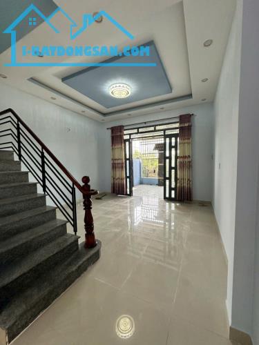 🌹RẺ QUÁ RẺ!HÓC MÔN - ĐƯỜNG 6M THÔNG - NGANG RỘNG HƠN 7M VUÔNG A4 - 133M - 2 TẦNG - MỚI - 2