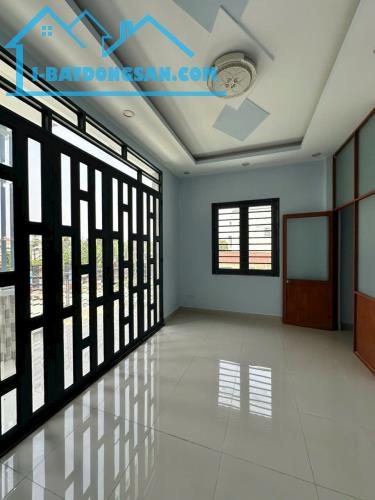 🌹RẺ QUÁ RẺ!HÓC MÔN - ĐƯỜNG 6M THÔNG - NGANG RỘNG HƠN 7M VUÔNG A4 - 133M - 2 TẦNG - MỚI - 3