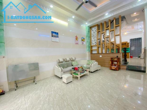 chủ gấp bán siêu phẩm ngay thoại ngọc hầu hẻm xe tải thông dt 4,5*18m 4tầng 4pn - 2