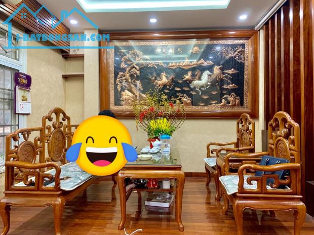 Bán đát tặng nhà Vũ Tông Phan 45m 2 giá hơn 8 tỷ