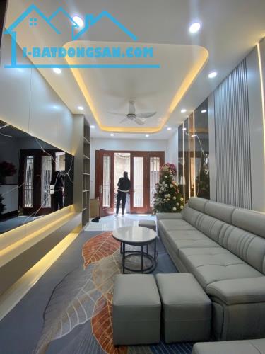SIÊU HIẾM BÁN NHÀ , NGUYỄN CHÍNH, TÂN MAI, NHÀ MỚI XÂY, NỘI THẤT ĐẦY ĐỦ, LÔ GÓC 2 MẶT THOÁ