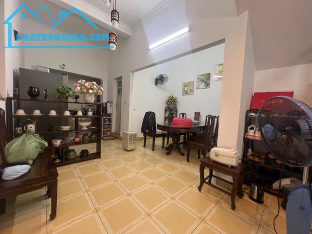 Nhà Ba Đình đẹp 75m2 x mặt tiền 5.5M - Cách ô tô 30M - Ngõ thông thoáng - 2