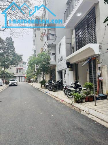 PHÚC HOA - TÂY HỒ - 80M, 5 TẦNG, MT 5M, 23.8 TỶ, PHÂN LÔ, VỈA HÈ, Ô TÔ TRÁNH, KINH DOANH,